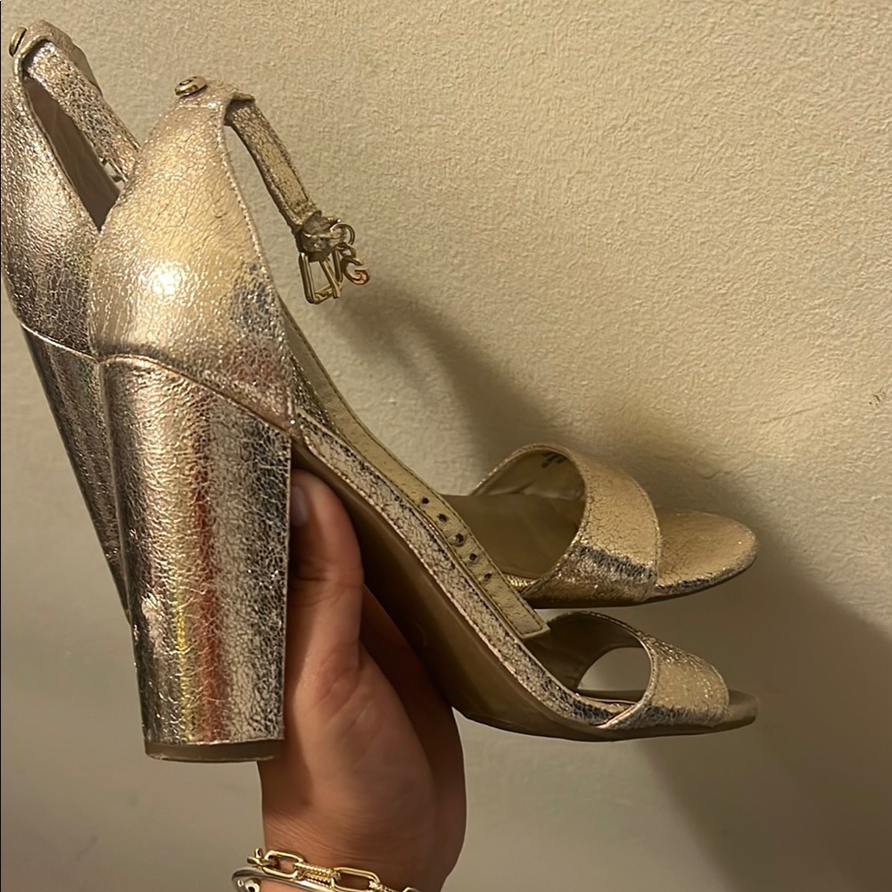 Guess Block Heel Sandal pump